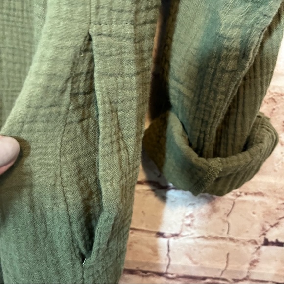 NWT IGenjun Olive long sleeve button down size small - Picture 10 of 11